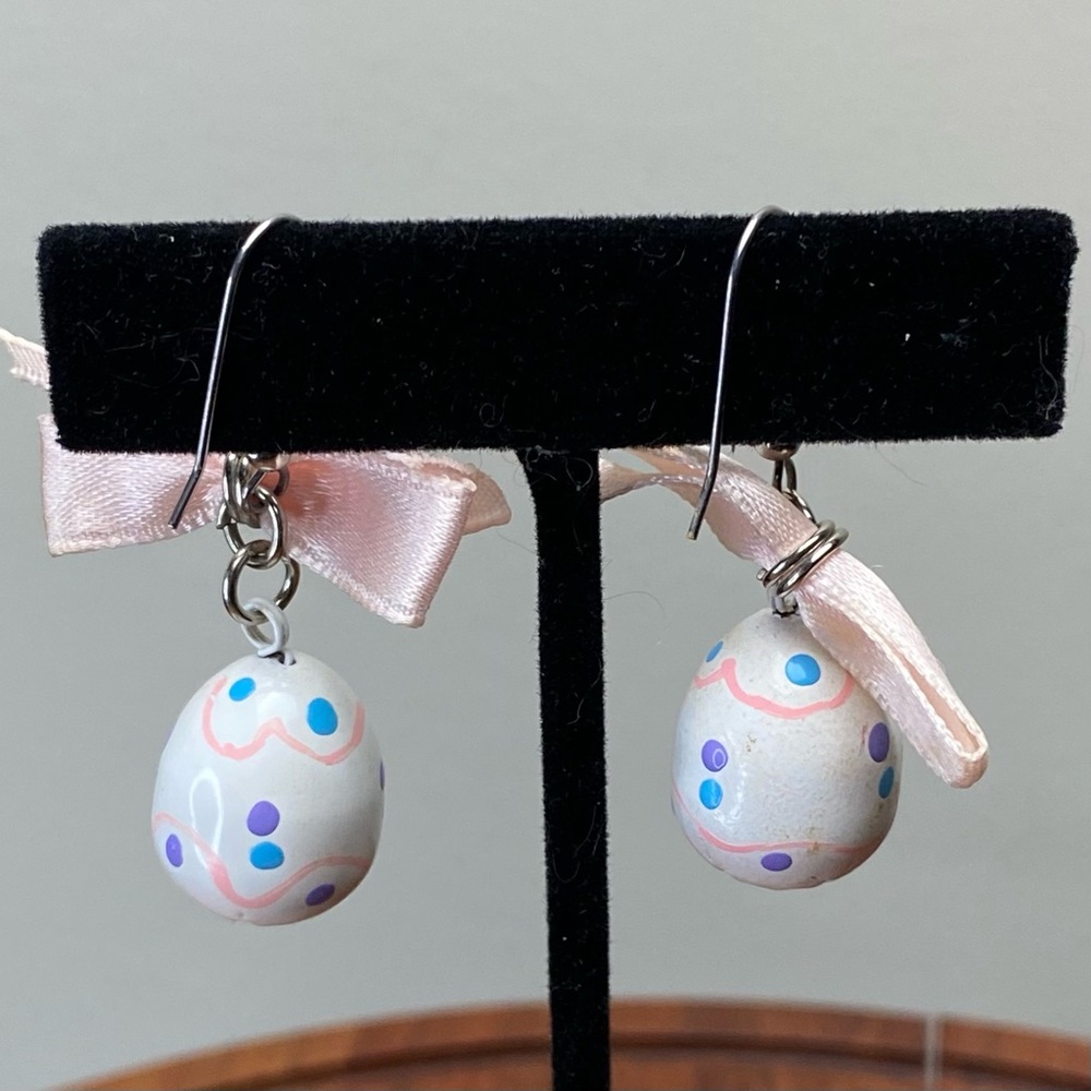 Vintage Easter Egg Earrings! - Picture 4 of 6